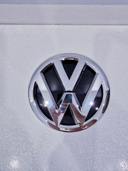 NOWY emblemat, logo Volkswagen Golf
