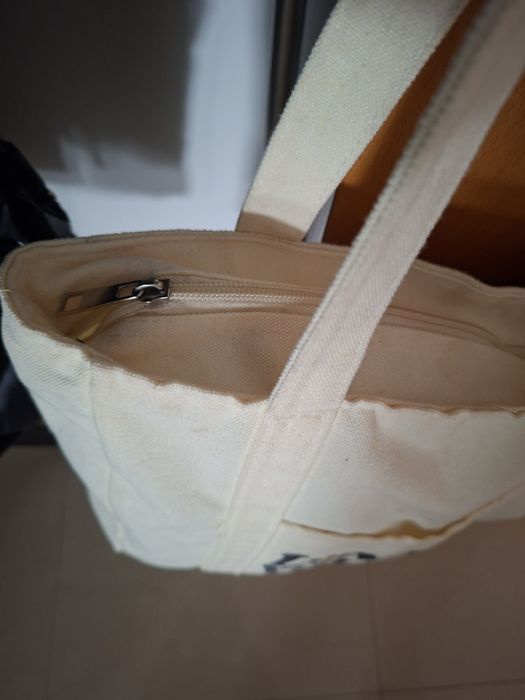 Saco tote com fecho