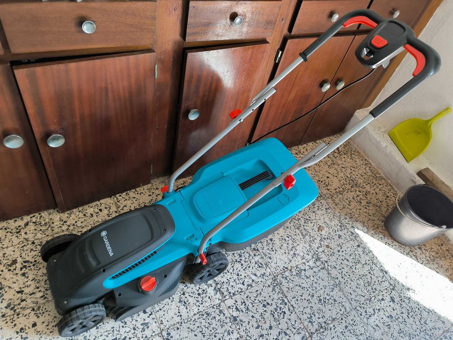 Corta relva elétrico Gardena 1200W