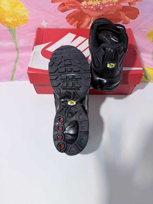 Air Max TN Plus Black R.40