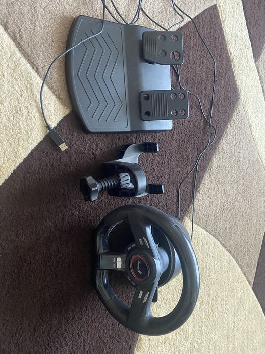 Справні всі клавіші, працює все добре, підключається без проблем.