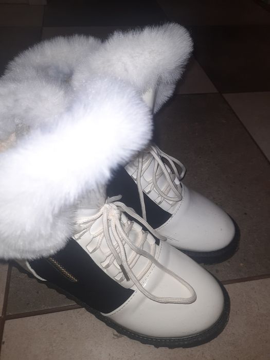 Butki zimowo -jesienne ocieplane futerkiem rozmiar 39/40