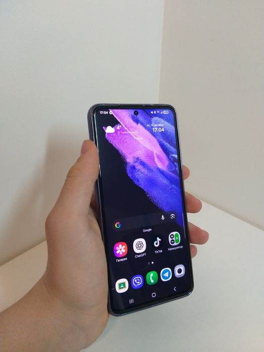 Samsung S21 plus у в ідеальному стані