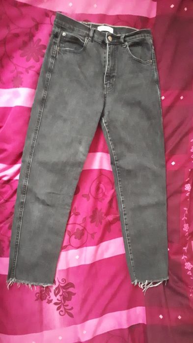 Ciemne jeansy mom fit Pull&Bear M/L