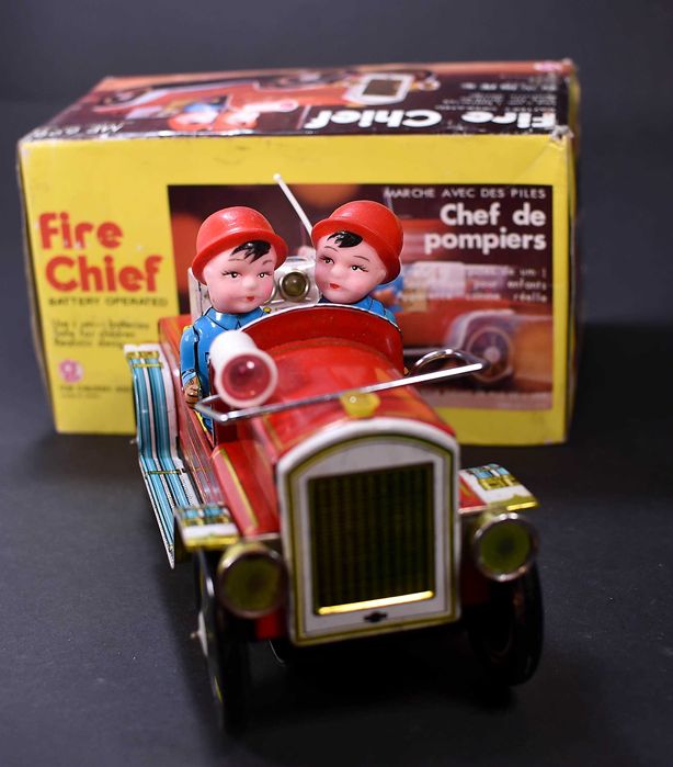 Metalowy Samochodzik Fire Chief VTG Tin Fire Truck