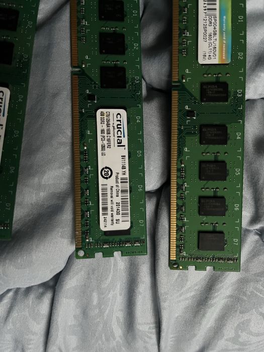 Продам оперативну память ddr3(дві по 4гб і одна 2гб)