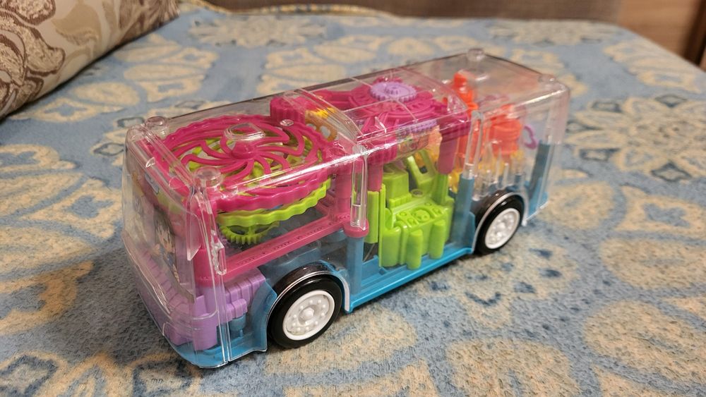 Інерційний музичний світловий автобус