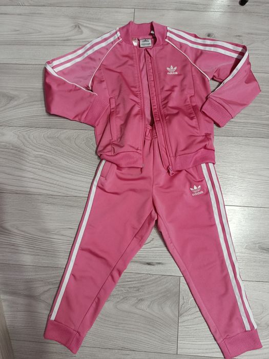 Спортивний костюм  оригінальний  Adidas для дівчинки  116
