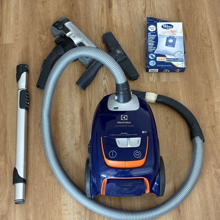 Aspirador Eletrolux Ultrasilencer Azul