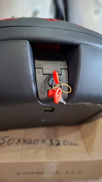 Продам Кофр під дваш шлема!!