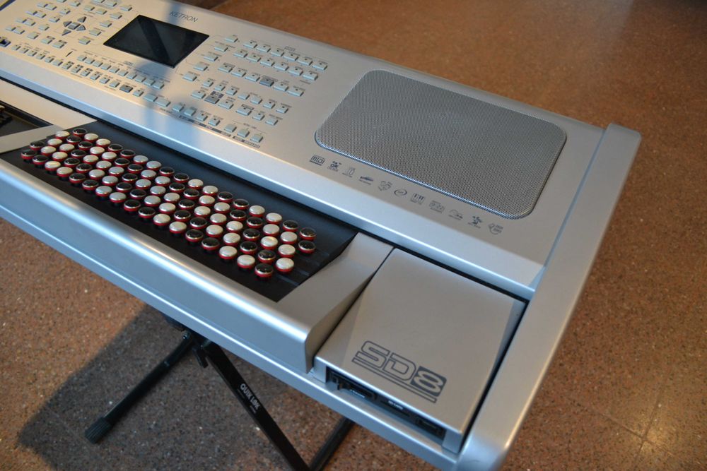 Orgon Ketron SD 8 Com USB E SD Carta