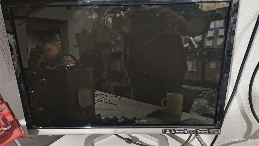 Komputer Stacjonarny Lenovo M dysk SSD Monitor zestaw