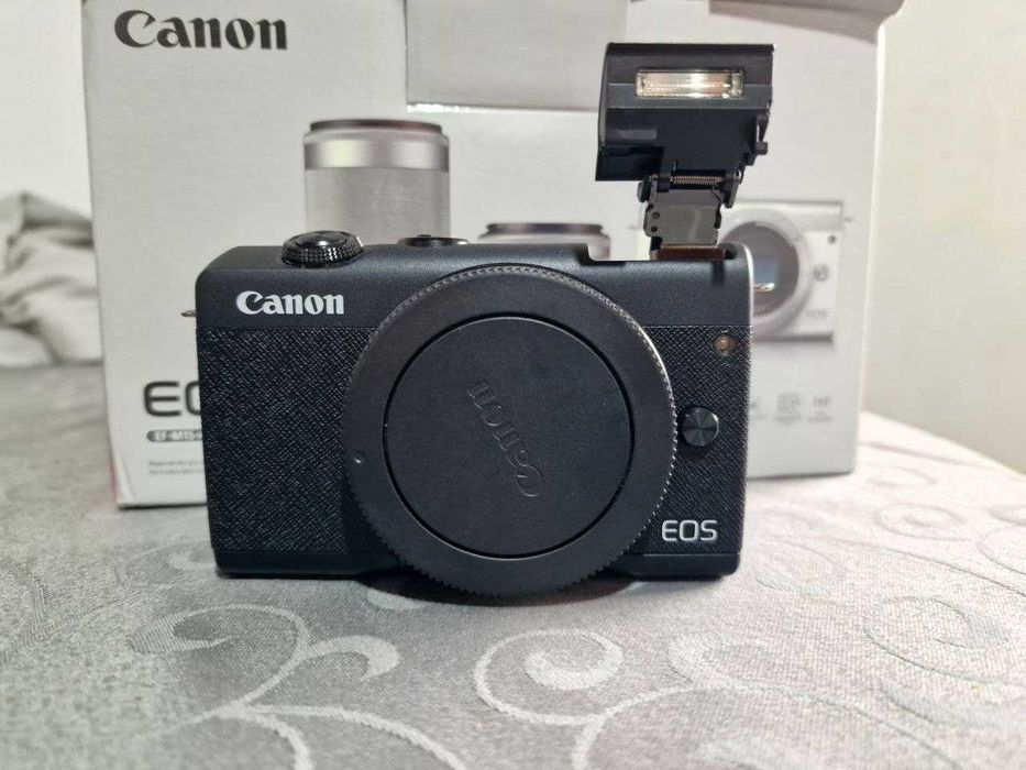 Máquina Fotográfica Canon EOS M200