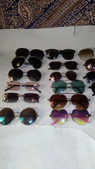 Продам сонячні окуляри