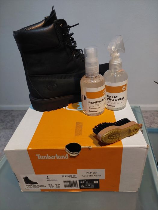 Botas timberland como novas. Na garantia. Oferta dos produtos de limpe