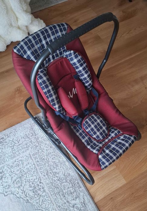 Leżaczek-bujaczek dla niemowląt