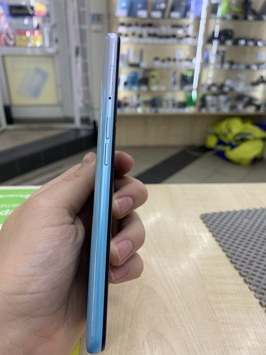 Телефон Oppo A72 4/128 gb, в гарному стані в комплекті зарядний прист!