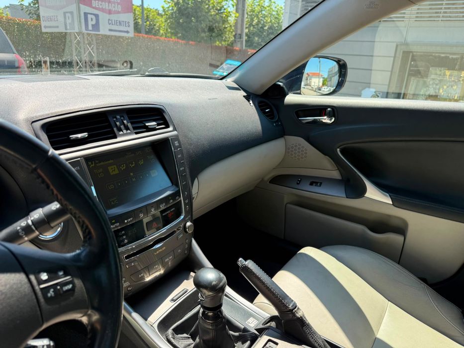 Lexus IS 220d - 2009