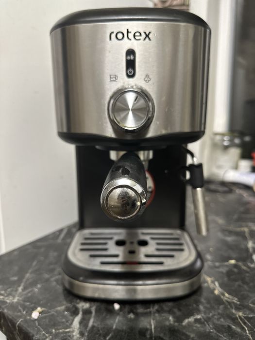 Продам кофемашину   ROTEX RCM650-S Good
