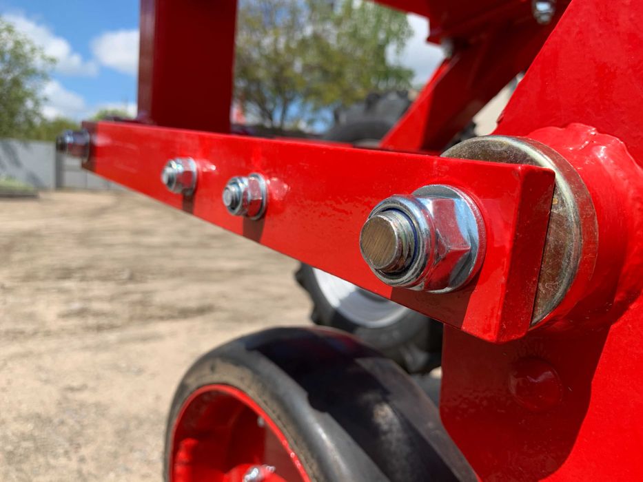 КРН 5,6 Культиватор міжрядний просапний прополочни Деметра Компенсація