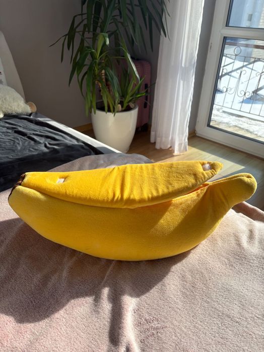 Legowisko dla kota w kształcie banana