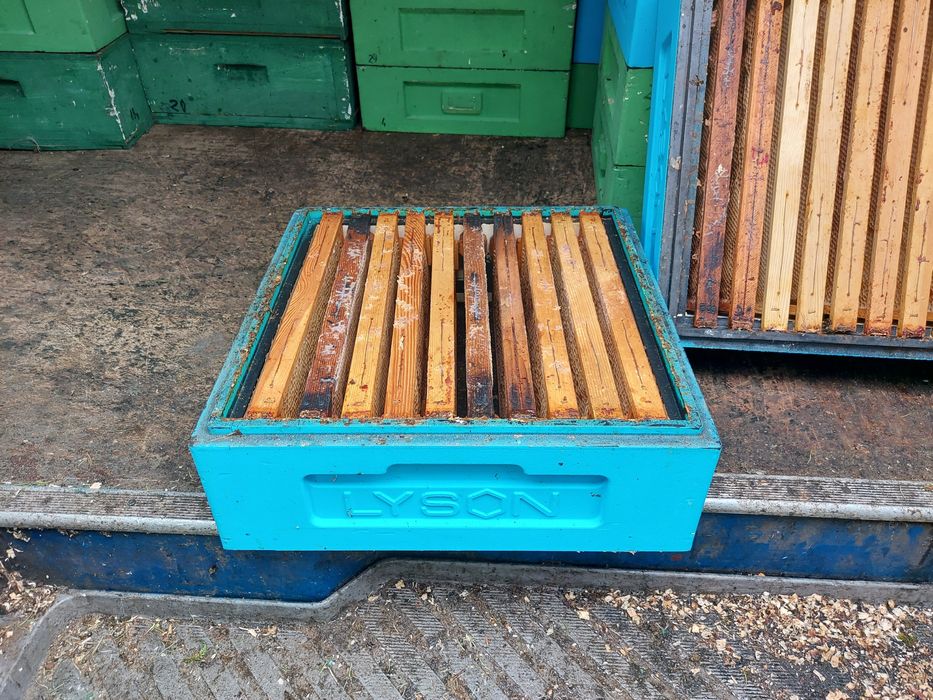 Półnadstawki z ramkami