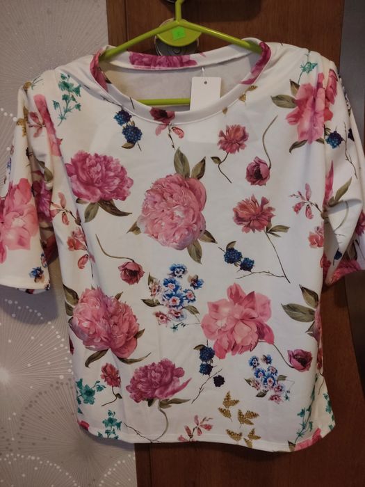 Bluzka damska w kwiaty