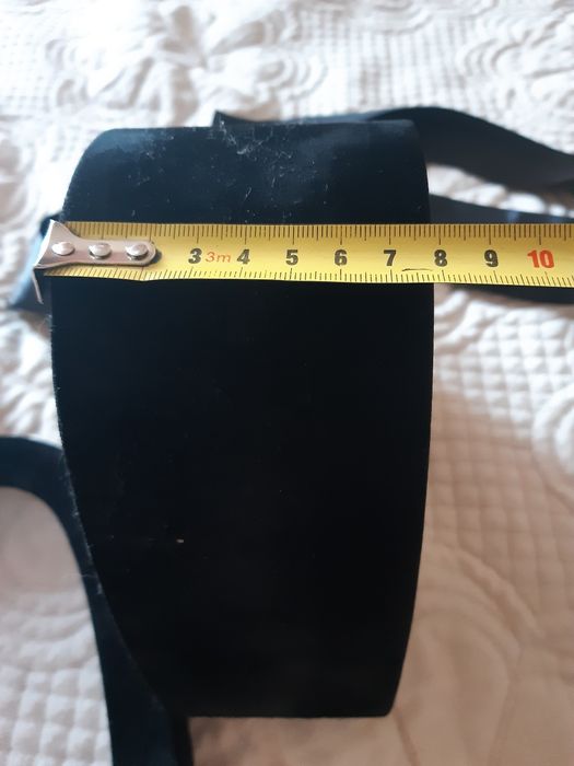 Подарункова коробка сердечко чорна