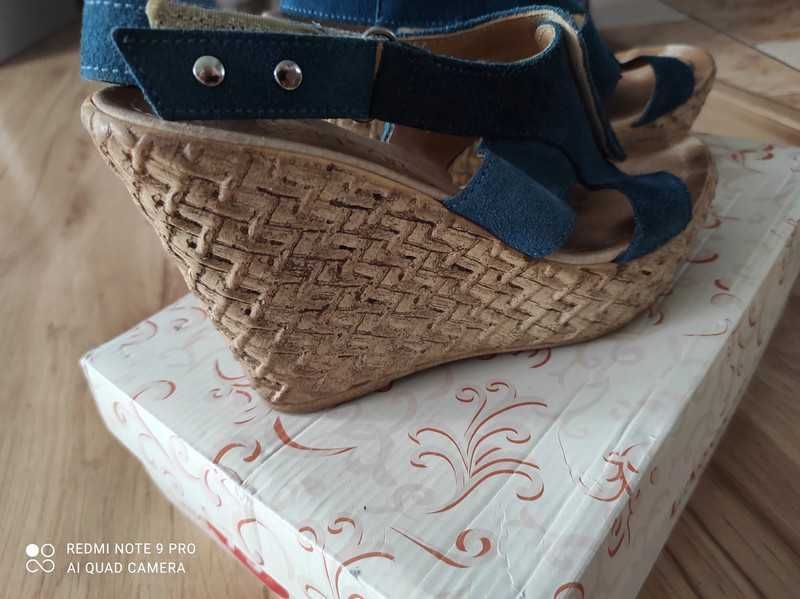 Lasocki sandały na koturnie 36
