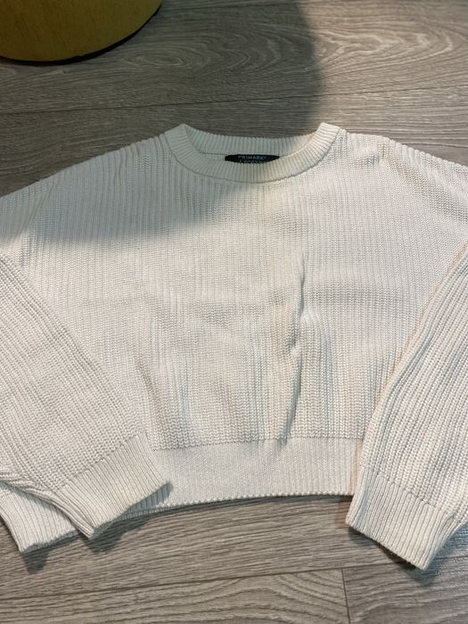 Вязана кофтинка молочна