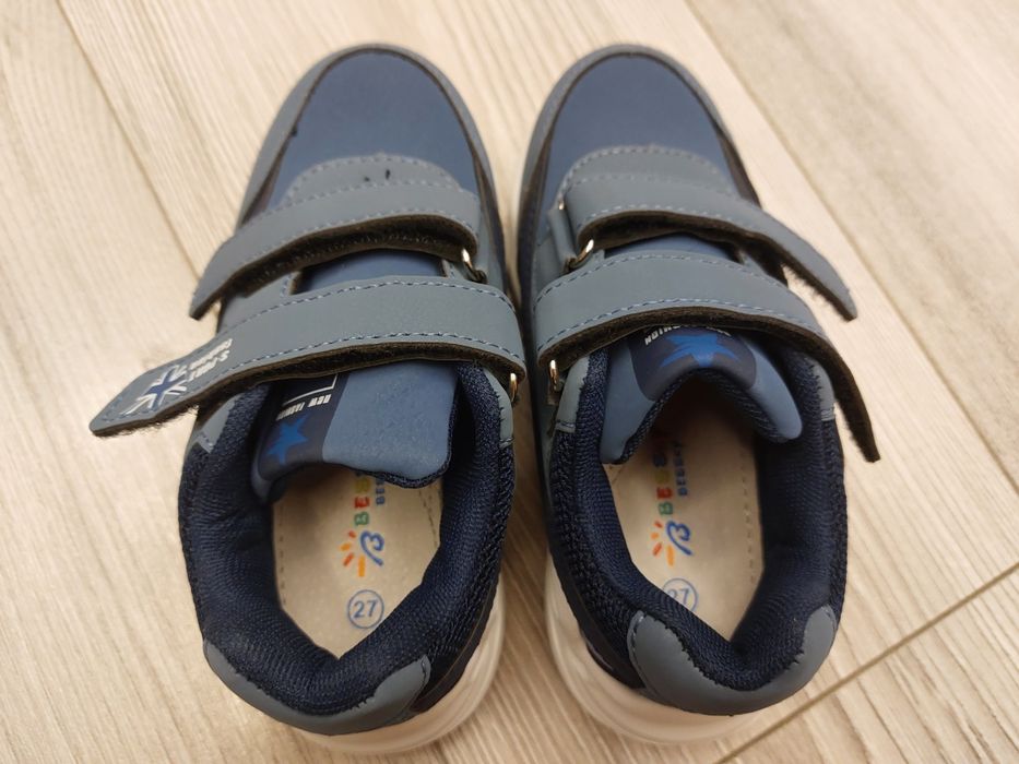 Sportowe buciki na rzep