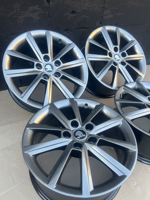 Диски р17 5/112 Ет49 7j dia57.1m Шкода оригінал