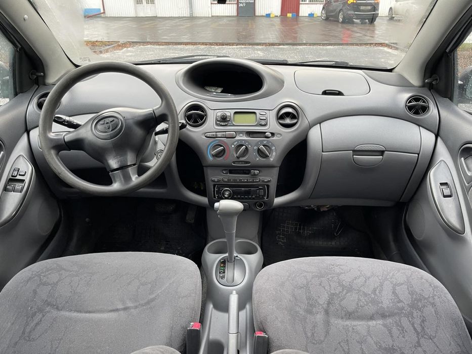 Продам тойту яріс Авиомат