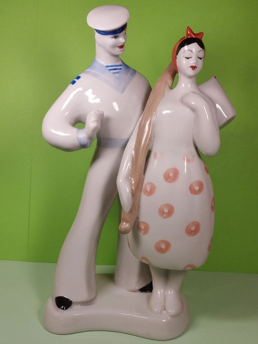 Статуэтка фарфоровая СССР