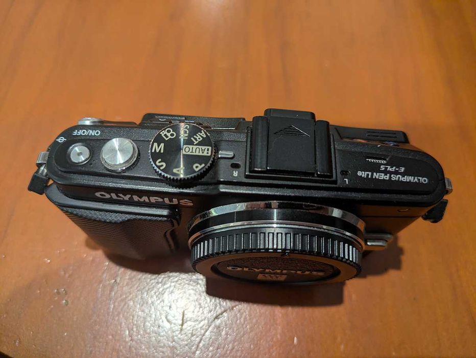 Olympus PEN  E-PL5 Preta - 16 MP "c/nova"