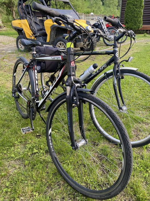 Задється будинок в Рибник