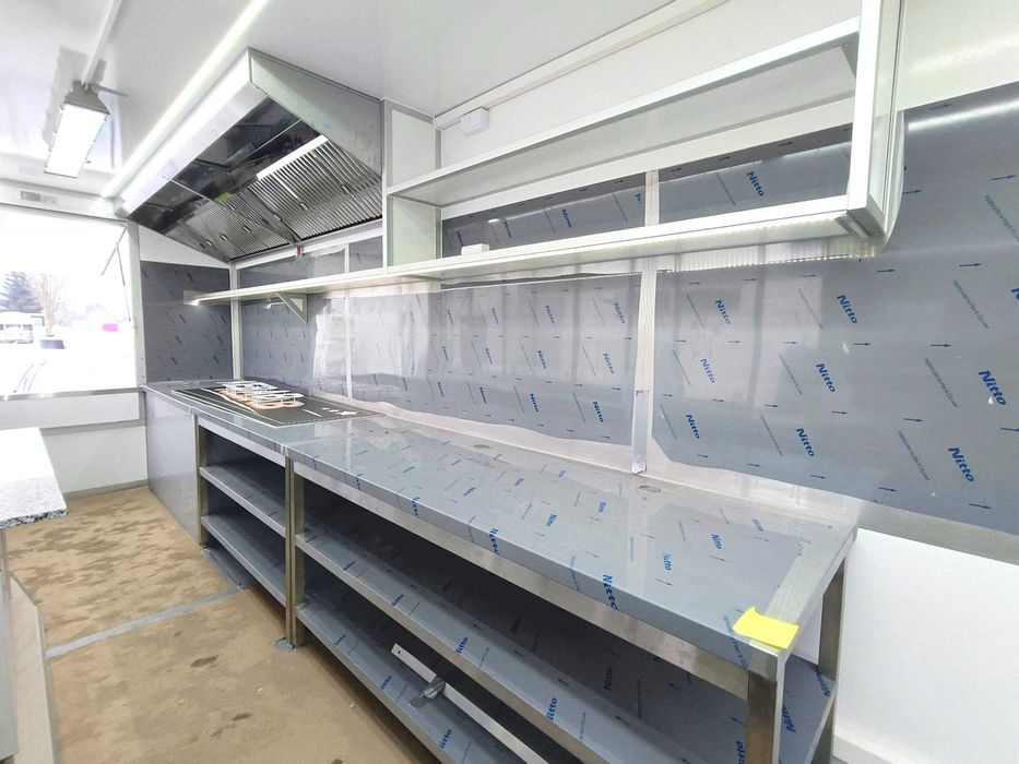 Przyczepa gastronomiczna kebab grill kuchnia indyjska 6,2x2,3m