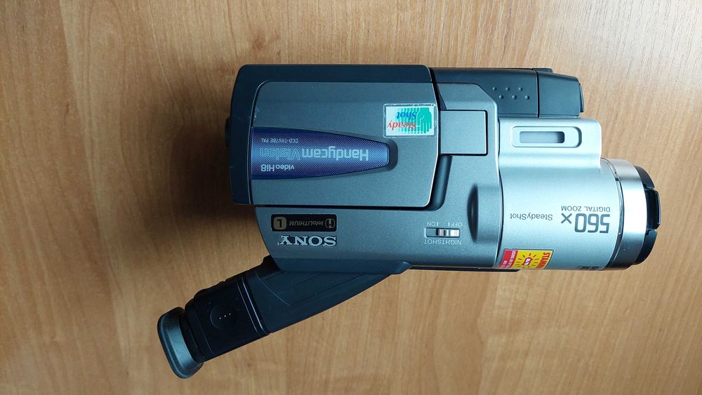 Kamera SONY Handycam Vision CCD-TRV78E