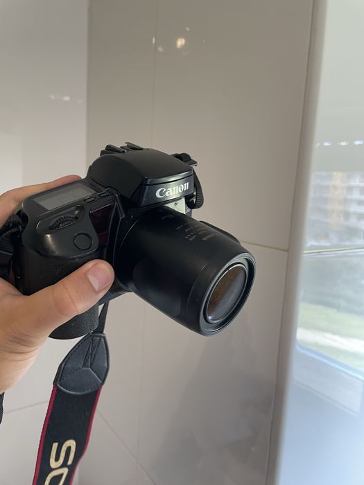 Canon EOS 100 - Câmara analógica