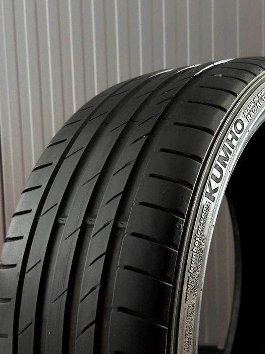Pneus Kumho Ecsta PS71 - 235/30/20 - Excelentes