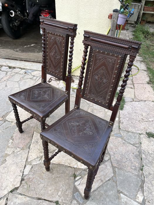 Quatro cadeiras em Pau Santo
