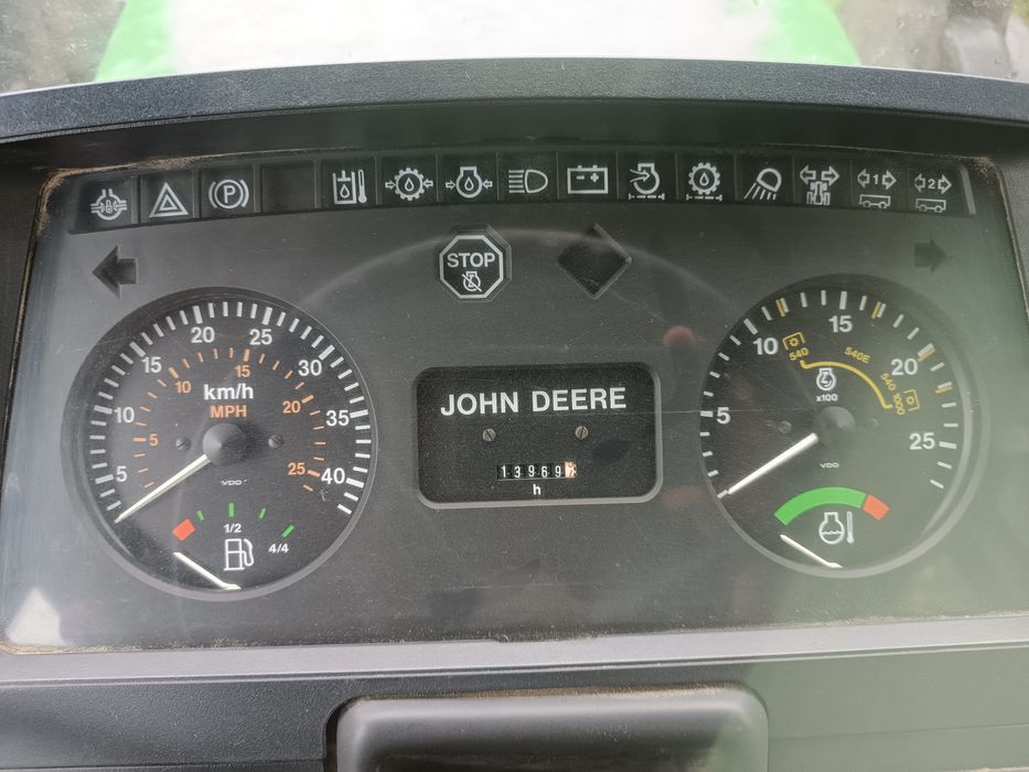Ciągnik rolniczy John Deere 6400 SE