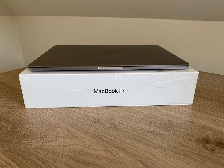 MacBook Pro 13" Touch Bar 2020 – Intel Core I5 1.4 GHz, 8 GB RAM, 256 GB SSD, Grigio Siderale