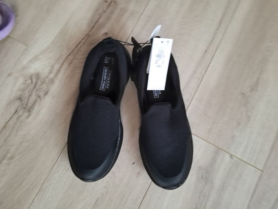 Продам нові мокасини