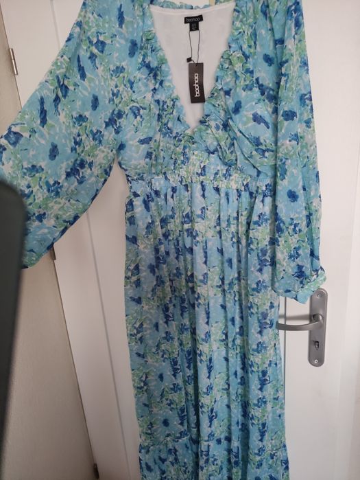 Sukienka Boohoo długa maxi błękitna kwiaty XXL