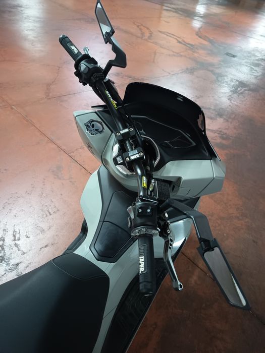Honda PCX 125, em óptimo estado...     Nada a fazer com revisão feita , é pegar e andar...