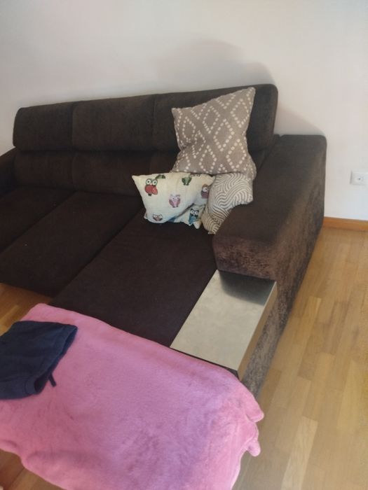 Sofá chaise long castanho