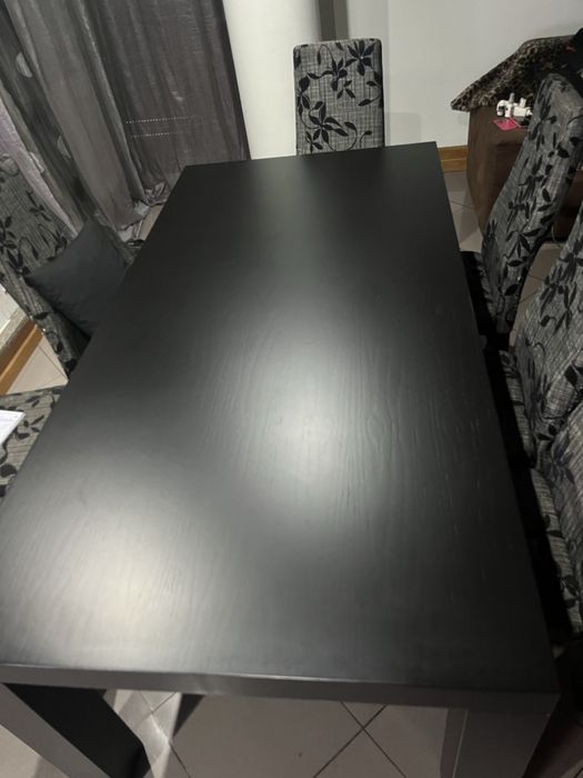 Mesa preta em muito bom estado