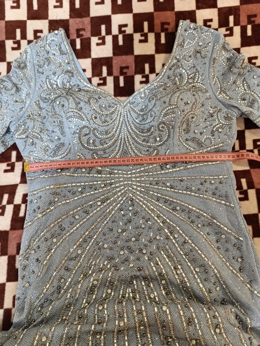 Продам шикарное платье.