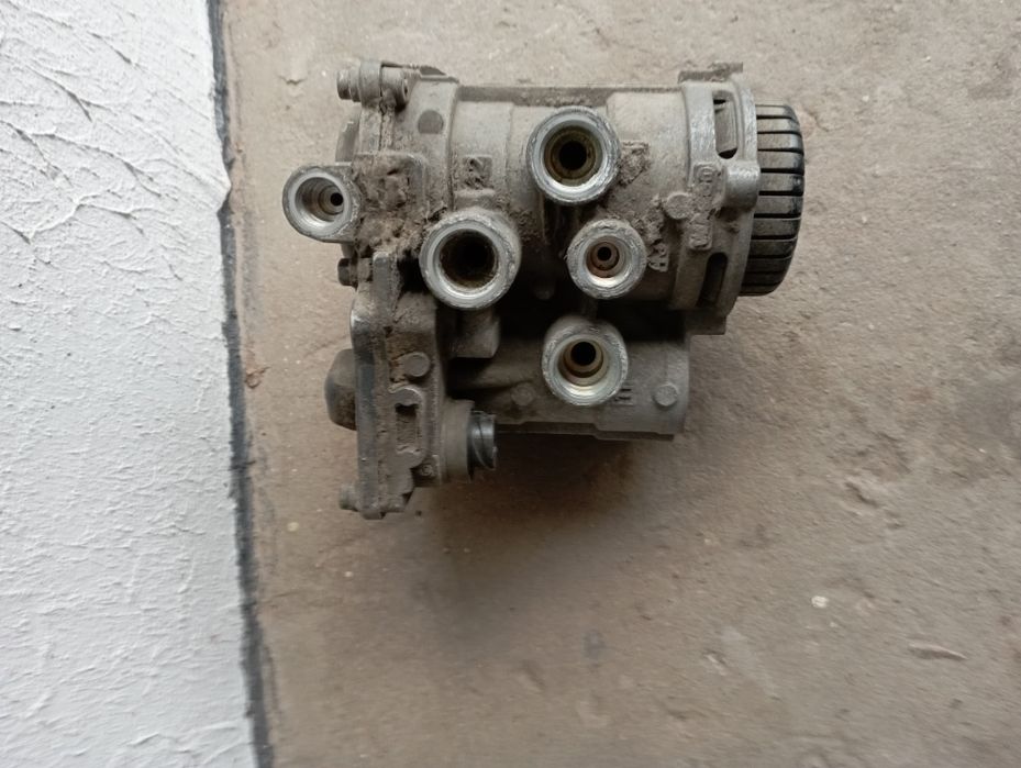 Пневмо кран івеко страліс